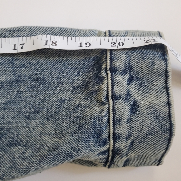 Highway Jeans Denim Women's cropped jean jacket w/ slight distressing. Sz Medium - Picture 10 of 10